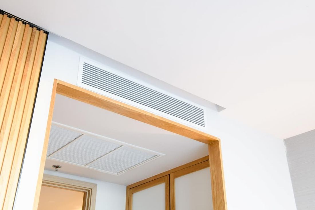 Climatisation gainable avec diffuseur d'air en plafond