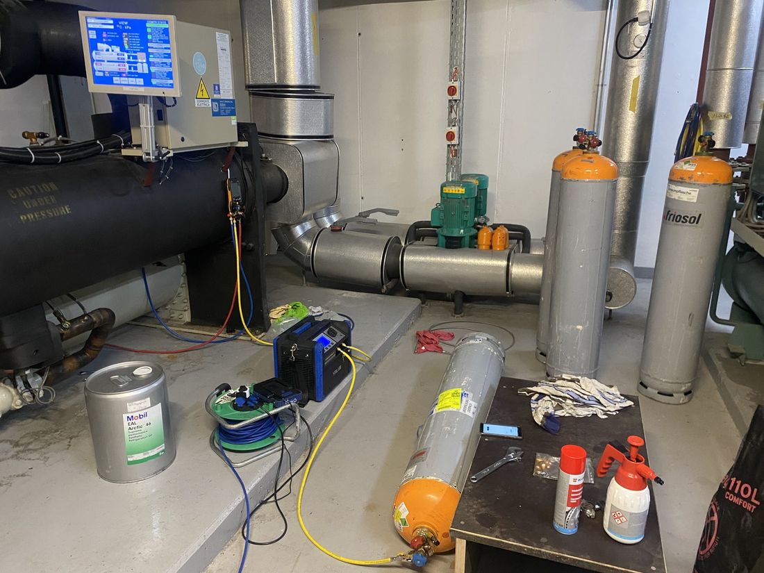 Intervention sur une centrale de froid négatif par un technicien KLIMA TECH
